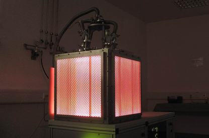 Niederdruckplasma-Beschichtungskammer Rot leuchtende Niederdruckplasma-Beschichtungskammer