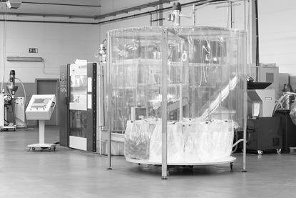 Extrusionsblasform-Maschine zur Herstellung von Redon-Flaschen Extrusionsblasform-Maschine zur Herstellung von Redon-Flaschen